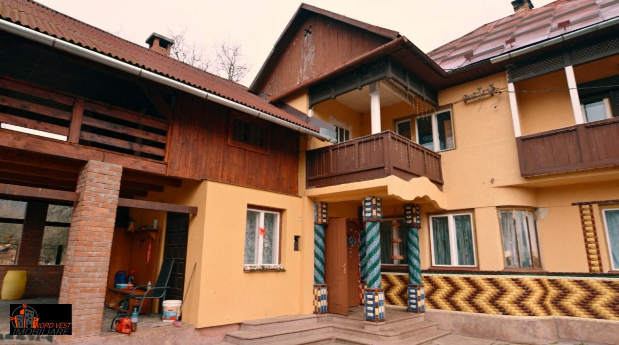 Farmecul Tradiției: Casă Autentică cu Moară și Parâu în Proprietate