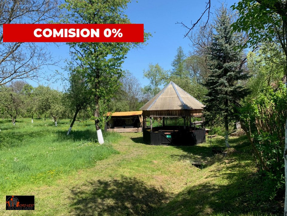 Farmecul Tradiției: Casă Autentică cu Moară și Parâu în Proprietate