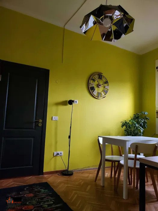 Apartament în vilă cu 4 locuințe, etajul 1, Strada 22 Decembrie