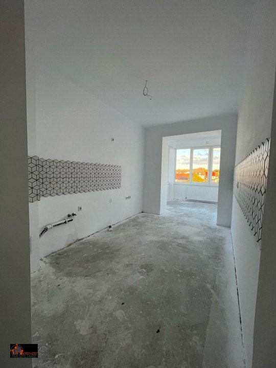 Apartament spatios 153 mp,4 camere, balcon 30 mp, 1 garaj 1 CF, 16 mp de gradina