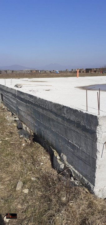 🏡 Terenuri Intravilane de Vânzare în zona  Dobaieș !