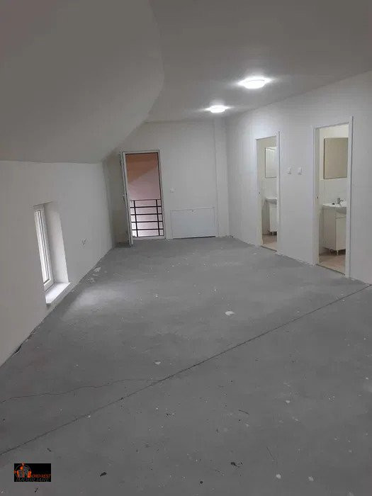 Spatiu ultracentral - chirie - Zalău - 200 mp(birouri, cabinete, business)