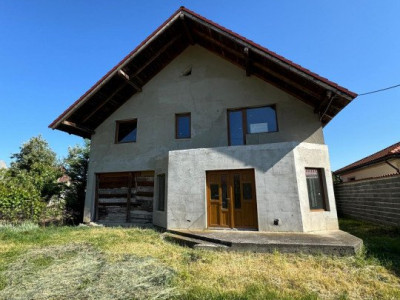  🏡🌟 Casa Spațioasă în Locația Ideală: Strada Balc Vodă 🌳🏠