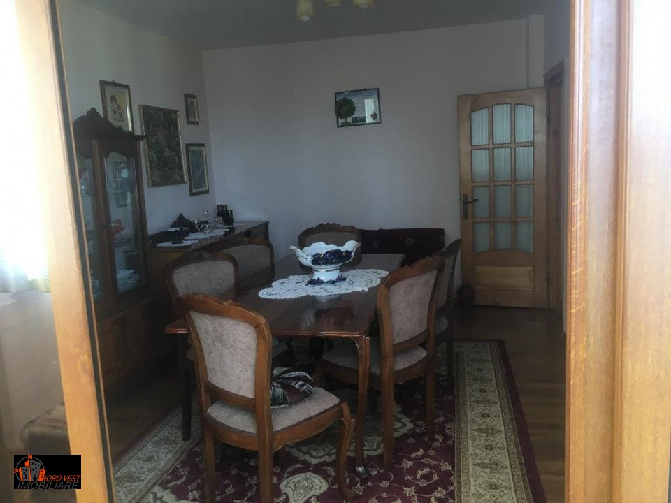 Apartament Zalau-Dva. II pe 2 nivele - 4 dormitoare, 1 living, 1 dressing 130mp 