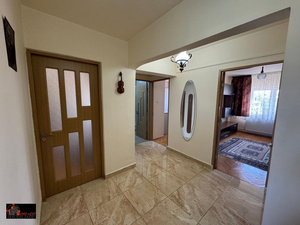 🚀 Apartament Decomandat cu 3 Camere Disponibil în Piața 1 Decembrie 🚀