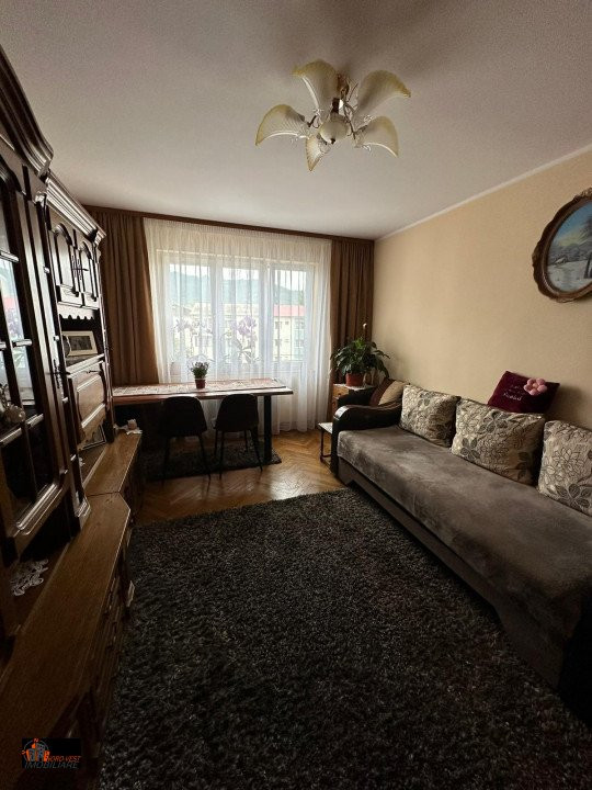 Anunț de Vânzare Apartament 3 Camere 