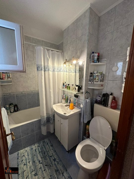 Anunț de Vânzare Apartament 3 Camere 