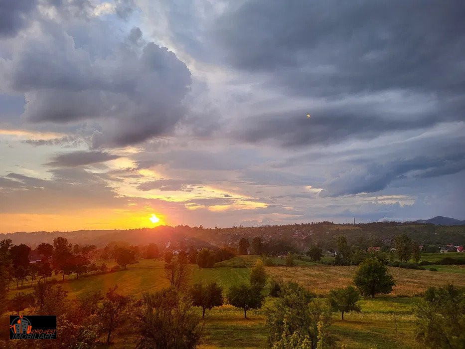 Casă Panoramică în Dumbrăvița, Maramureș