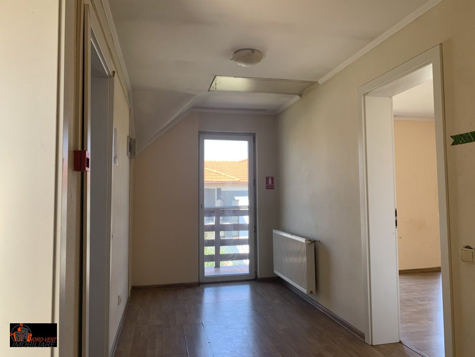 Casa cu mansarda 152 mp, strada linistita, inchisa - Universitatii 