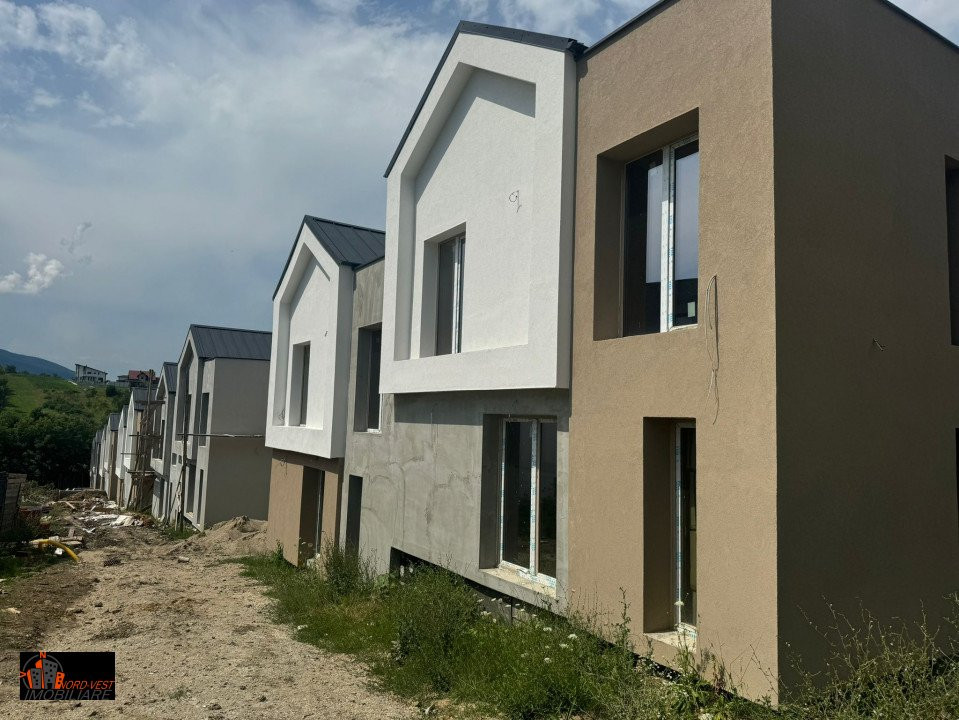 Casă duplex - M. Eminescu - 114mp + teren 300mp - Zalău