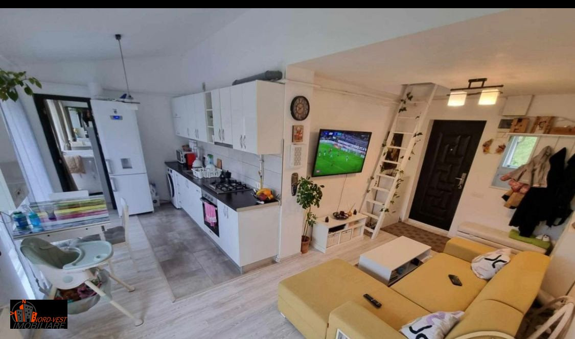 Anunț de Vânzare Apartament  3 camere  zona Iorga 