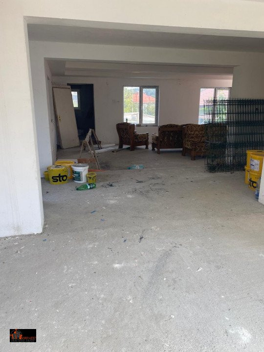 Casa (locuinta sau spatiu comercial) zona centrala langa Ferma Zootehnica