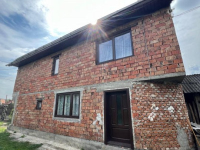 🌟🏡 Proprietate Bine Poziționată în Comuna Vadu Izei, pe Strada Sugău 🌟🏡