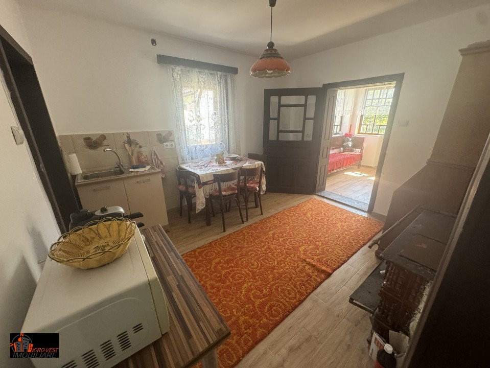 Casă cu loft + Casă tradițională și livadă - Năpradea, Sălaj