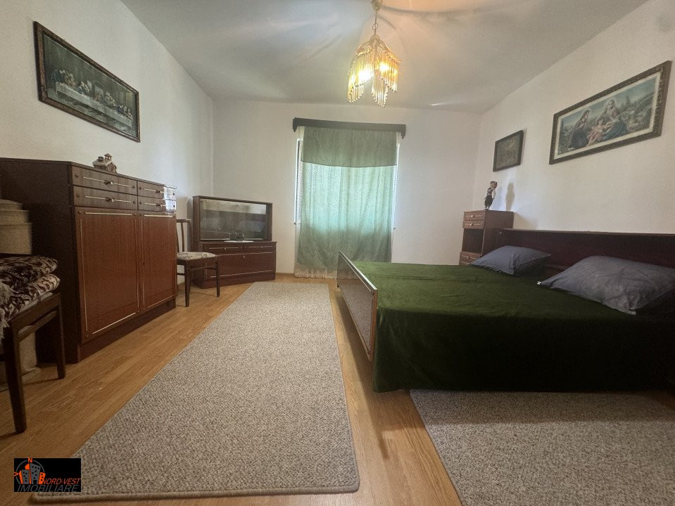 Casă cu loft + Casă tradițională și livadă - Năpradea, Sălaj