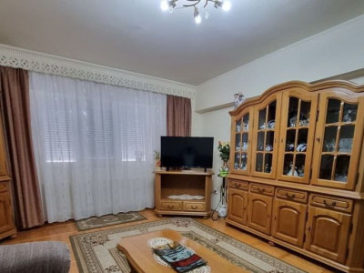 Anunț de Vânzare: Apartament 4  Camere Republicii