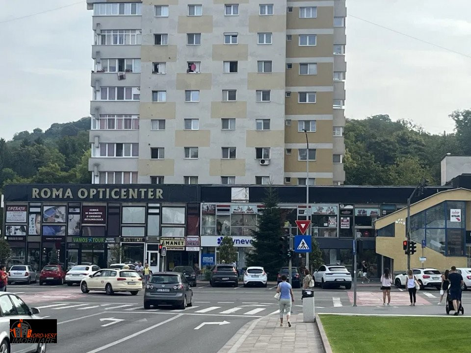 Spațiu comercial 287 mp - Zona ultracentrală , etaj 1 in clădirea de la Galerii