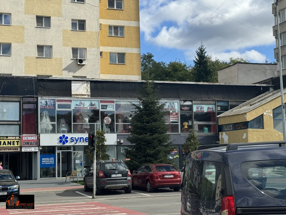 Spațiu comercial 287 mp - Zona ultracentrală , etaj 1 in clădirea de la Galerii