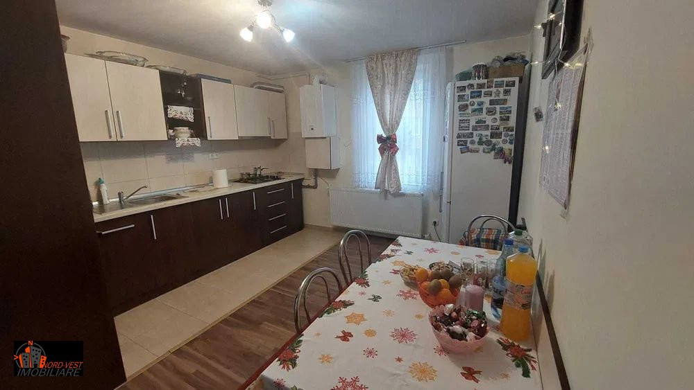 Apartament 78mp - 3 camere + living + balcon -et.4 - Porolissum, Zalau