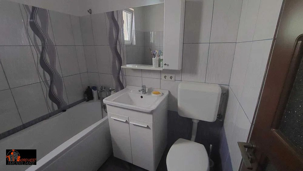 Apartament 78mp - 3 camere + living + balcon -et.4 - Porolissum, Zalau