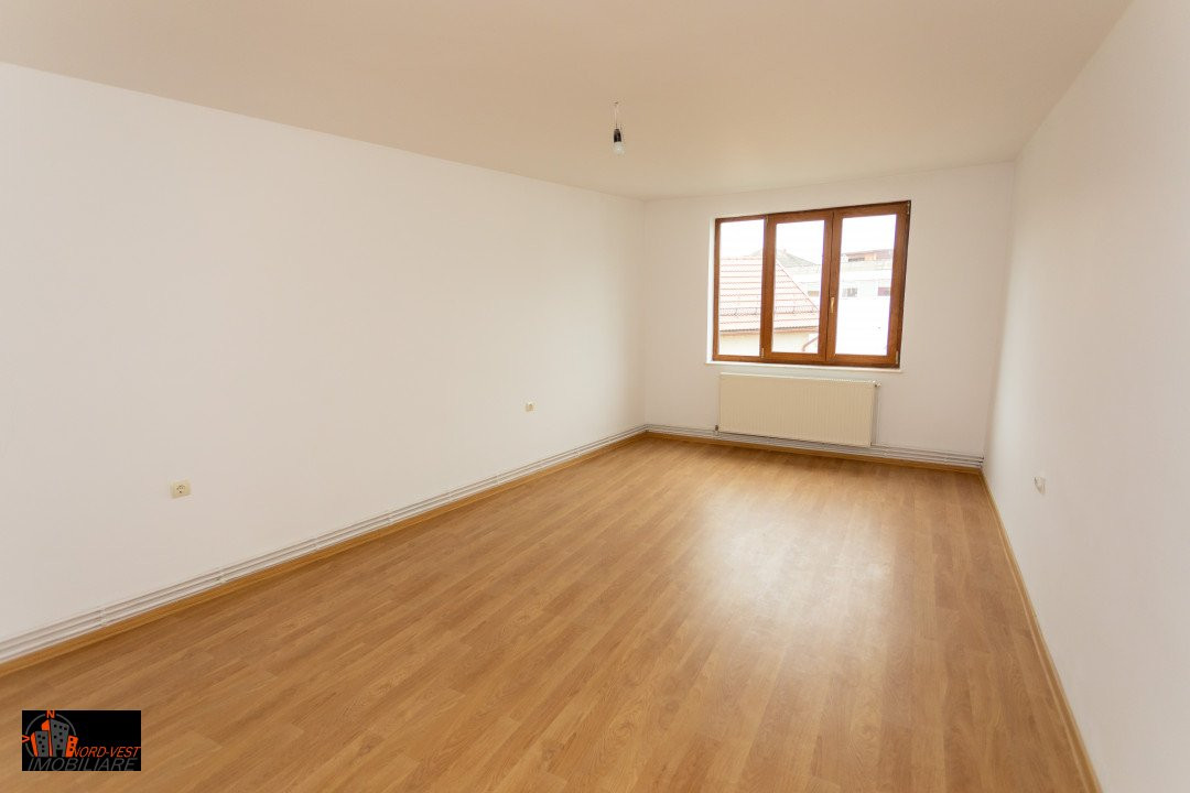 Vila centru vechi cu 3 CF-uri: 3 ateliere auto, cabinet medical, apartament