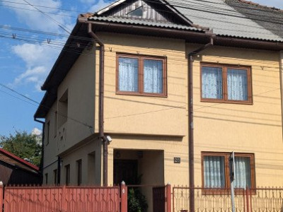 Casă duplex centrala