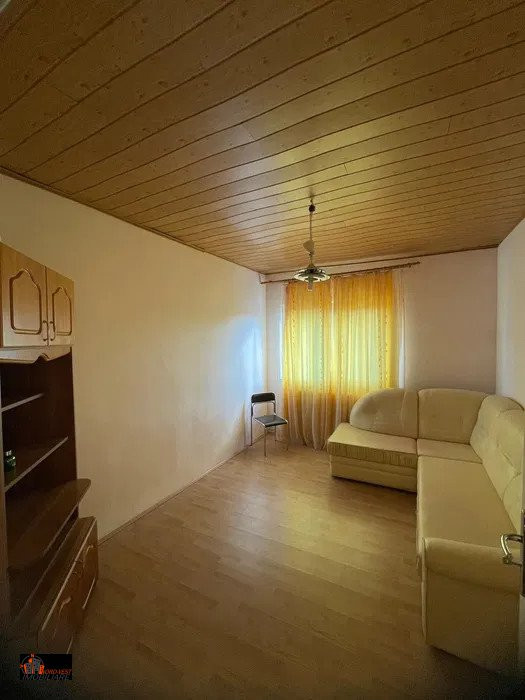 Apartament 3 cam., et.2, 85mp - Str. Căprioarei, Zalău