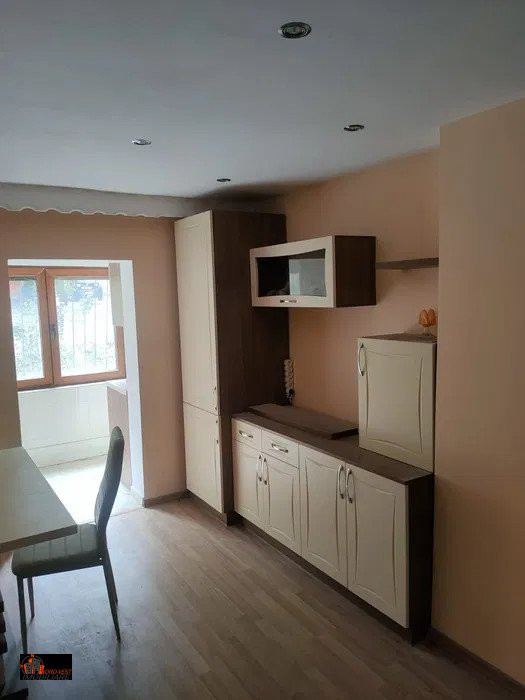 Apartament la parter înalt - 68 mp + garaj , Dumbrava Nord, Zalău