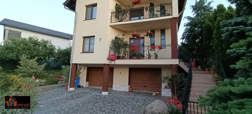 Casă modernă 300mp + teren - str. D.Gherea, Zalău