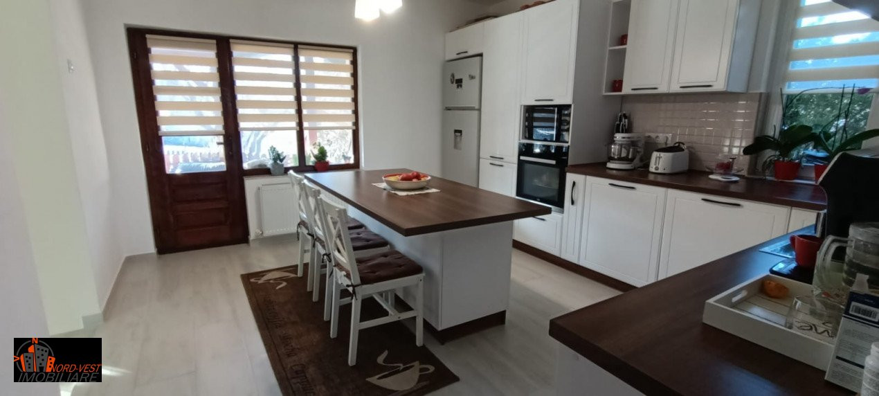 Casă modernă 300mp + teren - str. D.Gherea, Zalău