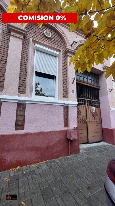 Casa de vanzare zona centrala, vis a vis de Prefectura