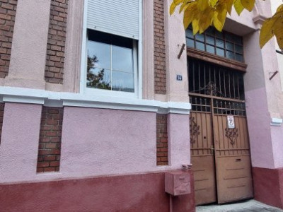 Casa de vanzare zona centrala, vis a vis de Prefectura