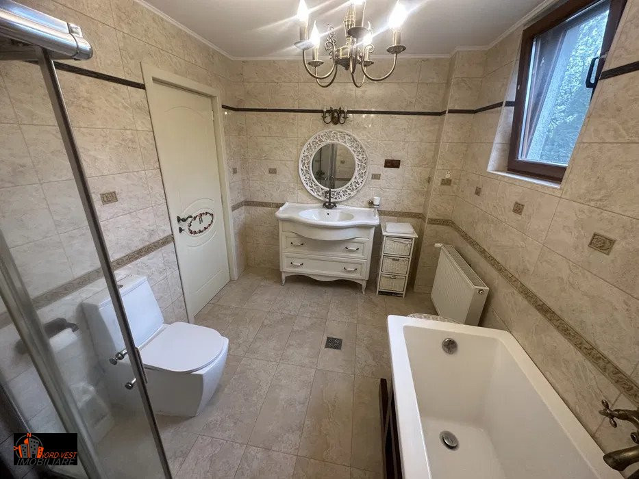 Apartament 3 camere de vânzare – zonă liniștită, strada Victoriei, Baia Mare.