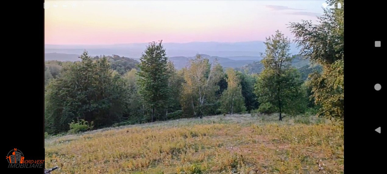 Oportunitate unică! Casă tradițională cu 70 de ari teren, panoramă superbă spre 