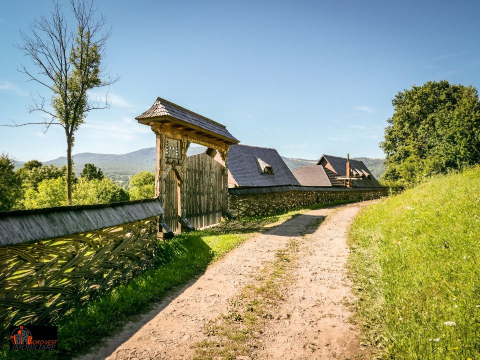 Pensiune agroturistica formata din 3 casute traditionale de lemn - Desesti, MM