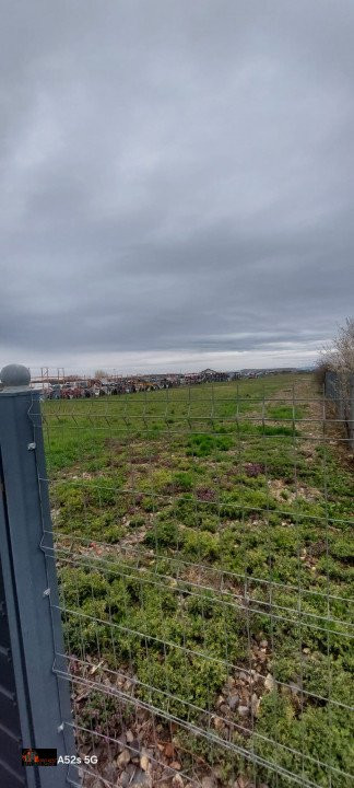 Teren intravilan 48,3 ari, front 25 m