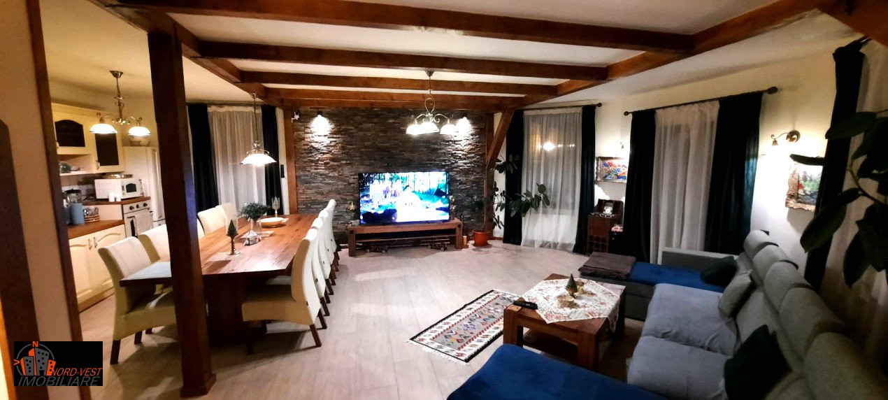 🏡 CASĂ DE VIS DE VÂNZARE – PRIVELIȘTE SUPERBĂ LA DEAL! 🌄✨