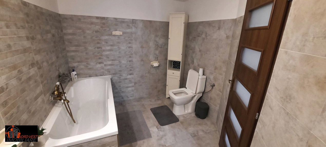 🏡 CASĂ DE VIS DE VÂNZARE – PRIVELIȘTE SUPERBĂ LA DEAL! 🌄✨