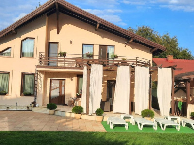 🏡 CASĂ DE VIS DE VÂNZARE – PRIVELIȘTE SUPERBĂ LA DEAL! 🌄✨