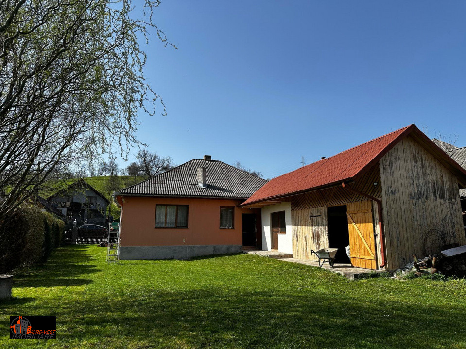 🌲 Casă de vânzare în Bârsana – o zonă liniștită cu priveliște de poveste! 🌄