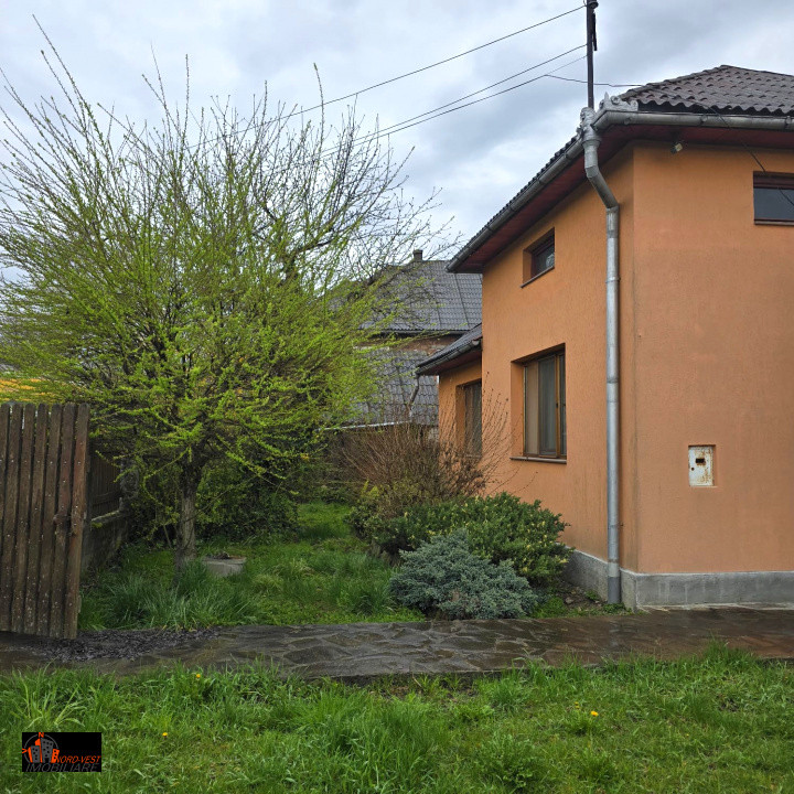 🌲 Casă de vânzare în Bârsana – o zonă liniștită cu priveliște de poveste! 🌄