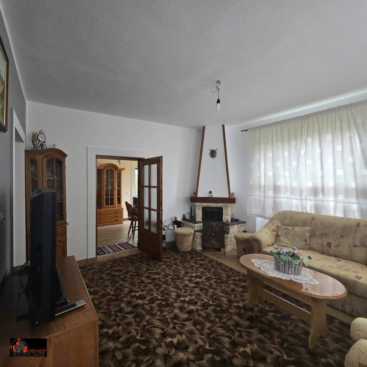 🌲 Casă de vânzare în Bârsana – o zonă liniștită cu priveliște de poveste! 🌄