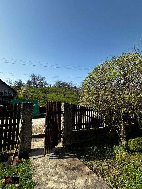 🌲 Casă de vânzare în Bârsana – o zonă liniștită cu priveliște de poveste! 🌄