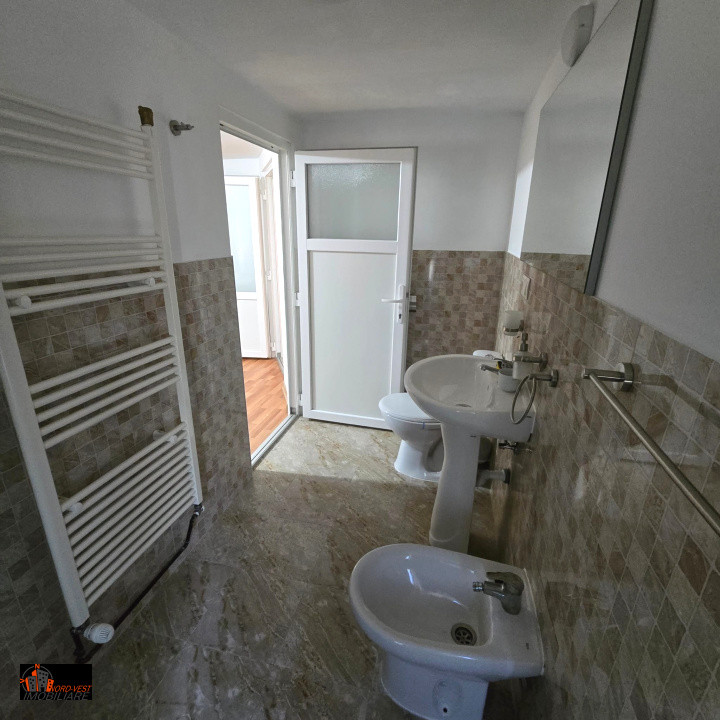 Proprietate versatilă de vânzare în Vișeu de Jos, Maramureș