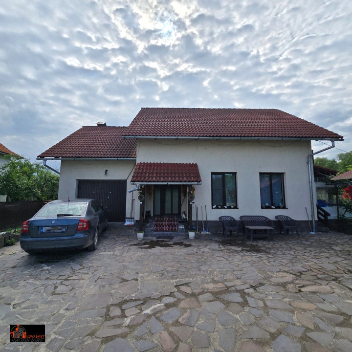 🏡 De Vânzare ! Casă cu Teren de 878mp  – Zonă Liniștită