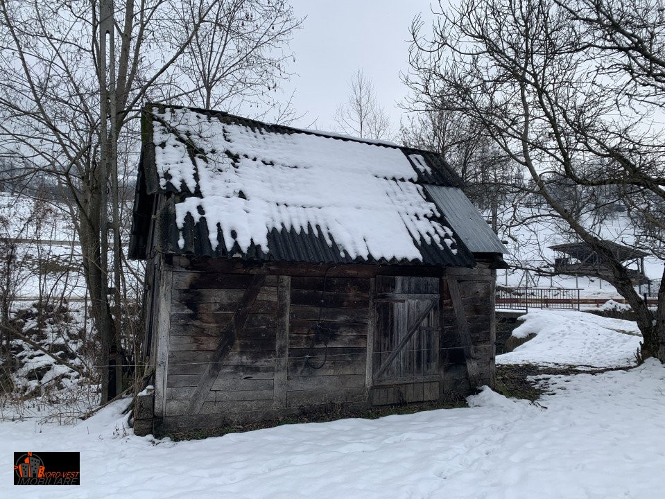 Exploatatie agricola si casute vechi