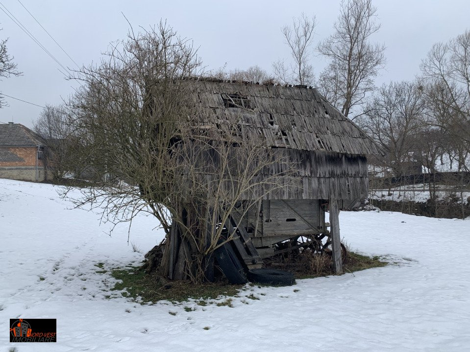 Exploatatie agricola si casute vechi