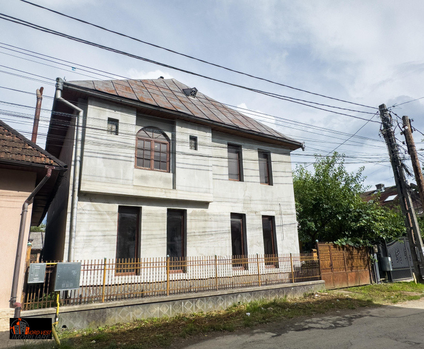 Casă spațioasă cu teren de 612 mp –  Sighetu Marmației, str. Xenopol