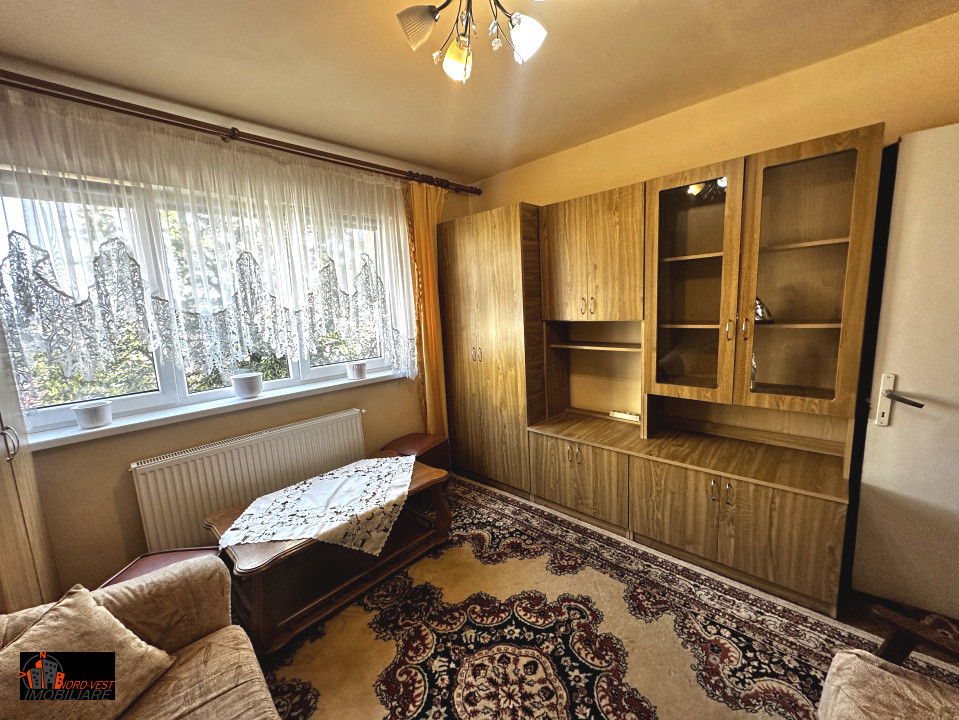 Apartament 2 camere – confort și funcționalitate, etaj 3, cu boxă și garaj