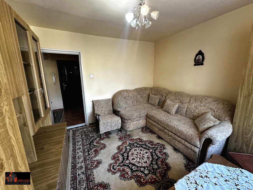 Apartament 2 camere – confort și funcționalitate, etaj 3, cu boxă și garaj